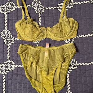 VS bra and panty set